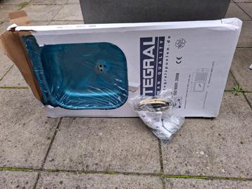 Noeuwe wasbak plus blad beschikbaar voor biedingen