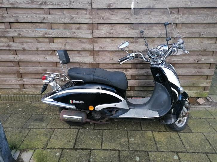 Retro snor bj 2017, Fietsen en Brommers, Snorfietsen en Snorscooters, Zo goed als nieuw, Overige merken, Benzine, Ophalen