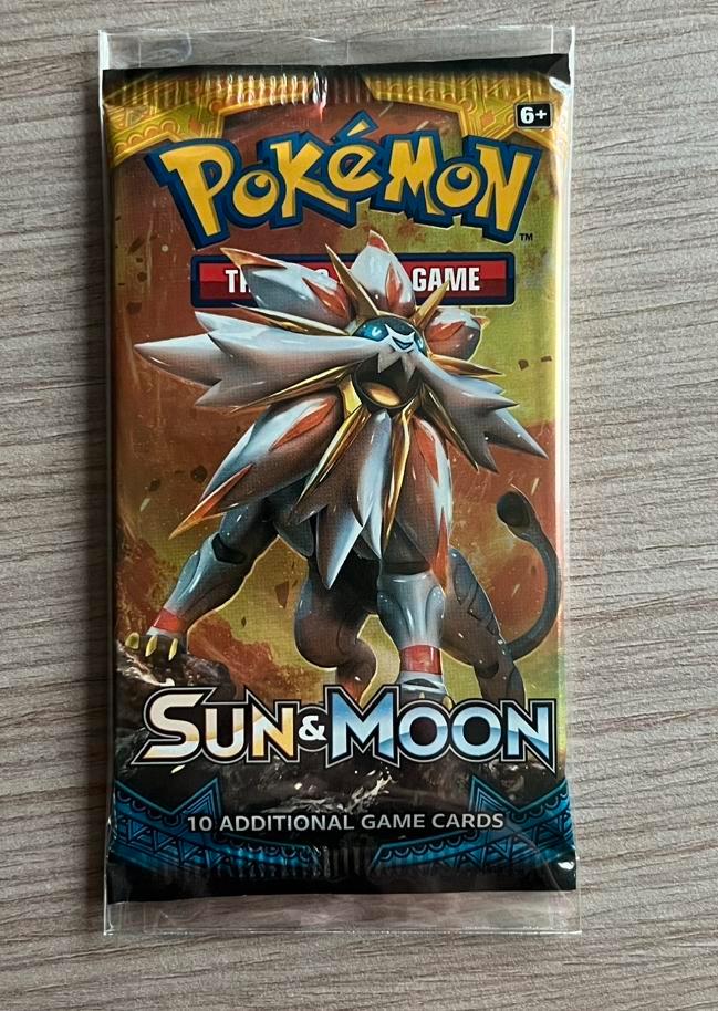 Pokemon Sun & Moon Base Booster Pack, Hobby en Vrije tijd, Verzamelkaartspellen | Pokémon, Zo goed als nieuw, Booster, Ophalen of Verzenden
