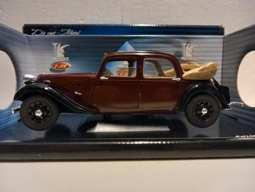 Citroen 15 CV Traction Decouvrable dark red Solido 1:18 KRD beschikbaar voor biedingen