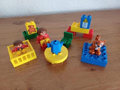 Duplo moeder met baby in box, Kinderen en Baby's, Speelgoed | Duplo en Lego, Zo goed als nieuw, Duplo, Complete set, Ophalen of Verzenden
