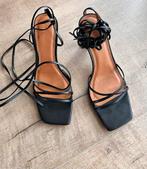 NA-KD Sandalen met Hak - Stijlvol en Elegant, Ophalen of Verzenden, Zo goed als nieuw, Zwart, Sandalen of Muiltjes