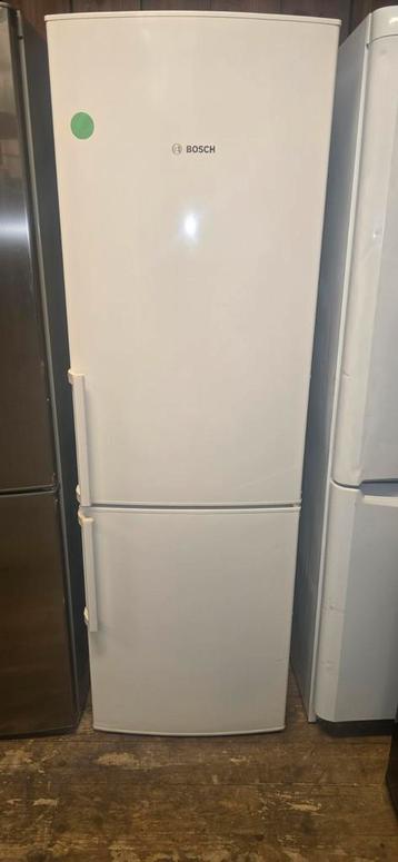 Hoge Bosch koelvriescombinatie met garantie  beschikbaar voor biedingen