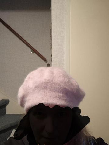 Roze Dames Baret- One Size Fits All beschikbaar voor biedingen