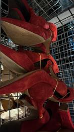 +/- 20 paar gedragen rode hakken, diverse maten, Kleding | Dames, Schoenen, Ophalen of Verzenden, Zo goed als nieuw, Rood