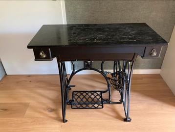 Oude trapnaaimachine 92 cm breed, 44 diep beschikbaar voor biedingen
