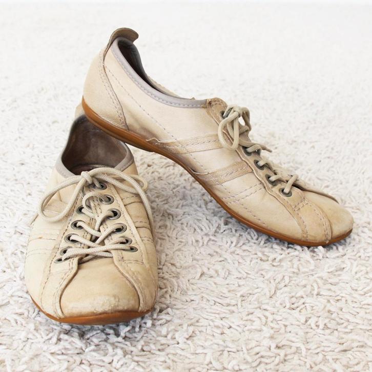 Mooie Leren Vintage Dames Schoenen (Maat 36) € 15,-, Kleding | Dames, Schoenen, Gedragen, Sneakers of Gympen, Beige, Ophalen of Verzenden