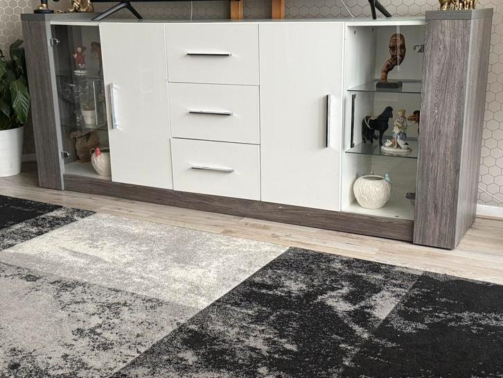 Gratis: TV-meubel, eettafel (glas stuk), 6 stoelen, Huis en Inrichting, Kasten | Dressoirs, Gebruikt, 150 tot 200 cm, 50 tot 75 cm