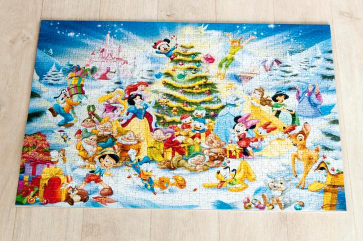 Disney Kerst puzzel 1000 st.  Ravensburger, Hobby en Vrije tijd, Denksport en Puzzels, Zo goed als nieuw, Legpuzzel, 500 t/m 1500 stukjes