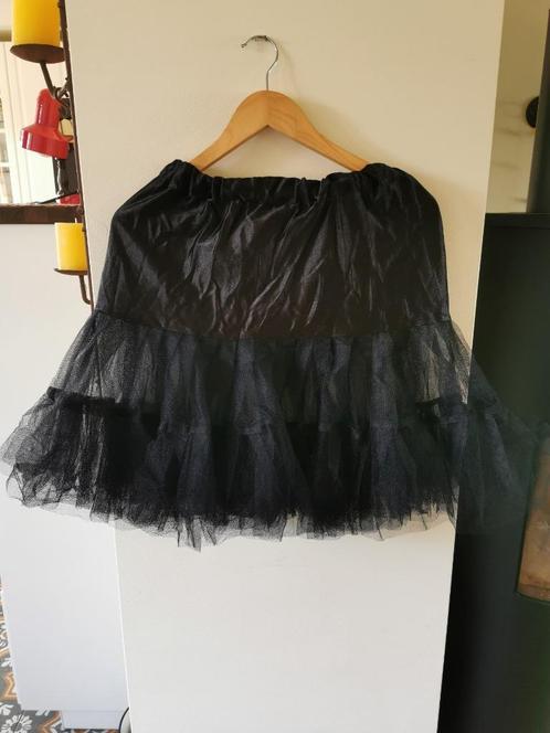 Zwarte Pettycoat. Dames carnavals outfit., Hobby en Vrije tijd, Kostuums, Theaterbenodigdheden en LARP, Zo goed als nieuw, Bovenkleding