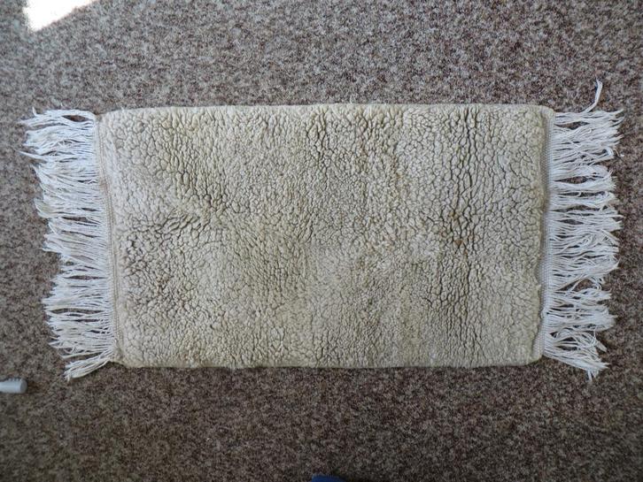 Vloerkleedje van echte schapenwol, Huis en Inrichting, Stoffering | Tapijten en Kleden, Gebruikt, 50 tot 100 cm, 100 tot 150 cm