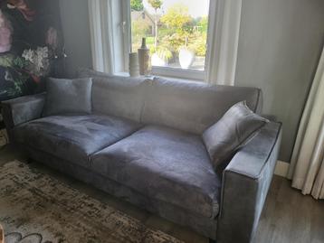 Bank  beschikbaar voor biedingen