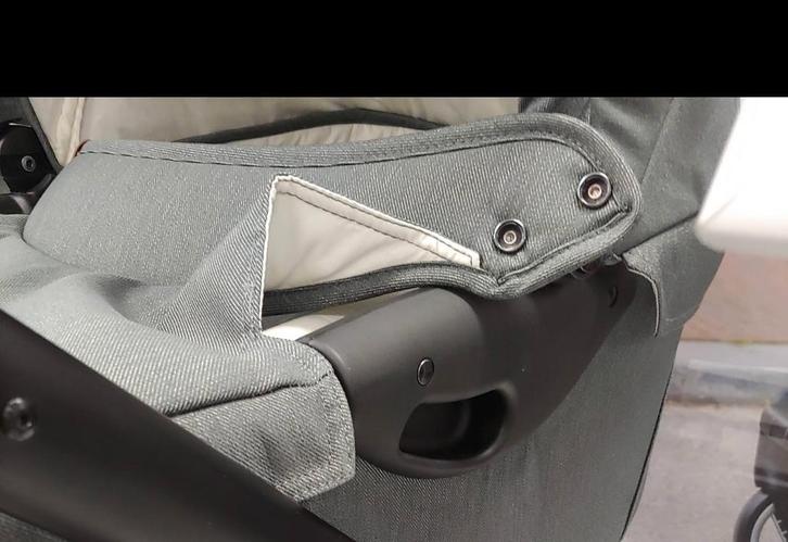 Complete Mutsy Explorer kinderwagen, lava Grey met zilver, Kinderen en Baby's, Kinderwagens en Combinaties, Zo goed als nieuw