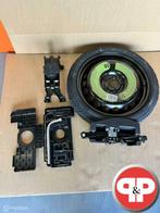 Audi A4 8K A5 8T Thuiskomer met krik 8K0601027F