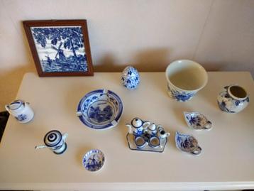  Delfts blauwe voorwerpen per stuk vaas,tegel,servies
