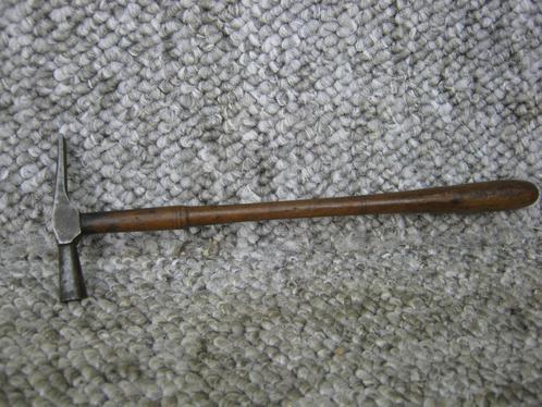 Heel klein hamertje. gevormde steel. 35 gram, Antiek en Kunst, Antiek | Gereedschap en Instrumenten, Verzenden