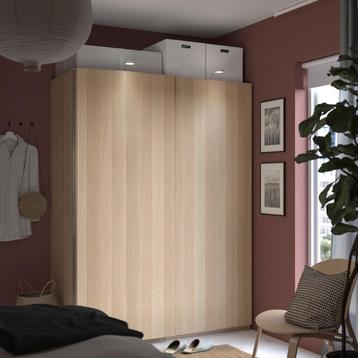 Kleerkast pax met schuifdeuren en compleet met accessoires 