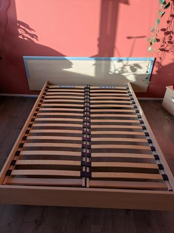 Houten tweepersoonsbed, 140 x 200