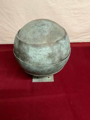 Bronzen Waterurn beschikbaar voor biedingen