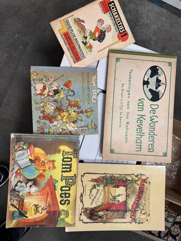 Verzameling boeken. Antiek en modern beschikbaar voor biedingen