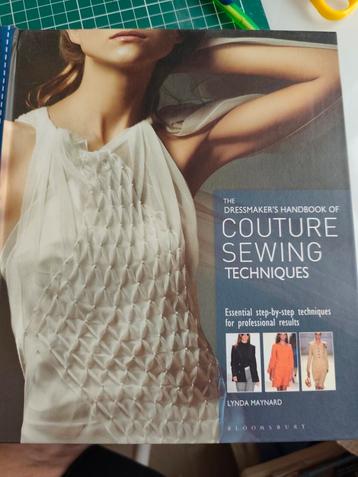 Dressmaker's Handbook of Couture Sewing Techniques beschikbaar voor biedingen