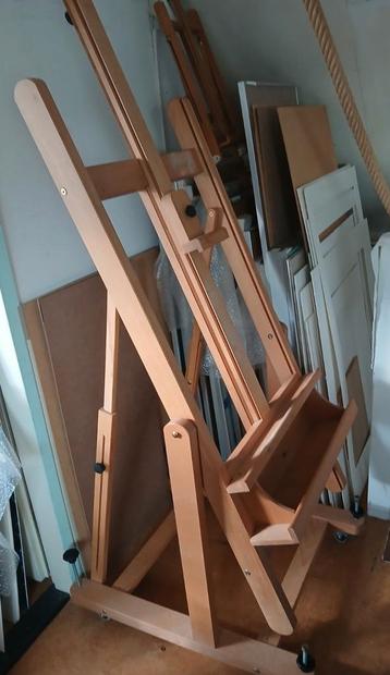 NIEUWE, GROTE STUDIO-EZEL/HORIZONTAAL/VERTICAAL TE GEBRUIKEN beschikbaar voor biedingen