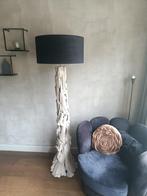Vloerlamp met houten voet, en zwarte kap!!, Ophalen, Gebruikt, Landelijk, 150 tot 200 cm