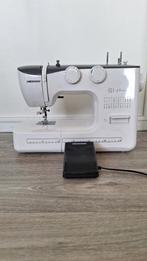 Medion naaimachine MD18357 met hoes en handleiding, Hobby en Vrije tijd, Naaimachines en Toebehoren, Ophalen of Verzenden, Zo goed als nieuw