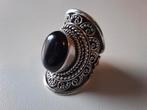Grote zilveren ring met Onix, Sieraden, Tassen en Uiterlijk, 19 tot 20, Ophalen of Verzenden, Zo goed als nieuw, Dame