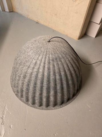 Akoestische lamp Muuto Under the Bell XL (diameter 82 cm) beschikbaar voor biedingen