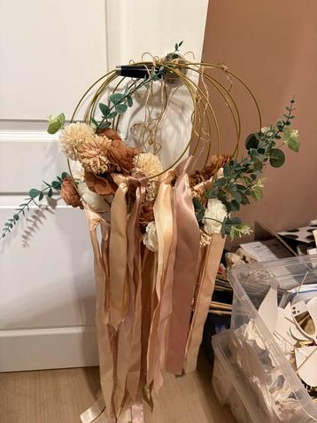 Bloemenringen Decoratie beschikbaar voor biedingen