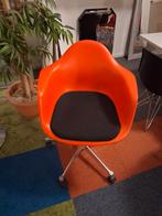 Vitra Eames Plastic Chair PACC Bureaustoel met zit kussen, Ophalen, Zo goed als nieuw, Bureaustoel, Rood
