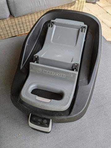 Maxi Cosi Family Fix met Pearl beschikbaar voor biedingen