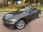 BMW 320i Cabrio High Executive automaat, ZN-110-J, Auto's, BMW, Automaat, Euro 5, Achterwielaandrijving, 4 cilinders