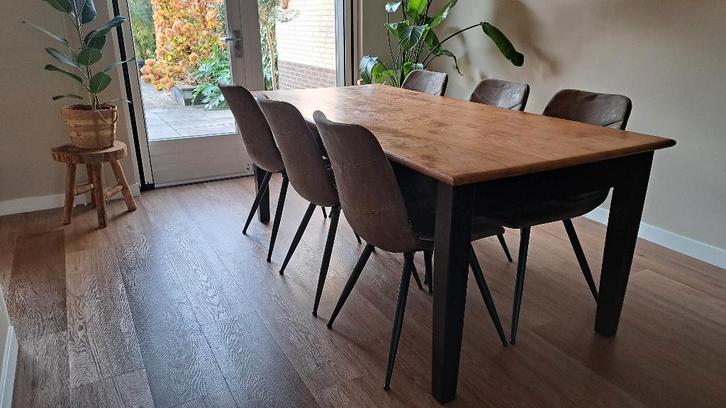 Teak Eettafel - Robuust en Stijlvol, Huis en Inrichting, Tafels | Eettafels, Zo goed als nieuw, 50 tot 100 cm, 200 cm of meer