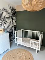 Oeuf NYC Sparrow ledikant + Bopita commode, Ophalen, Zo goed als nieuw, Minder dan 140 cm, Matras