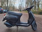 Te koop: Leuke Capri scooter 12 2017., Ophalen, Gebruikt, Santini Capri, Benzine