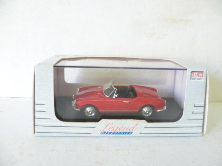Universal Hobbies Alfa Romeo Guiletta Spyder rood 1:43 model, Hobby en Vrije tijd, Modelauto's | 1:43, Nieuw, Auto, Universal Hobbies