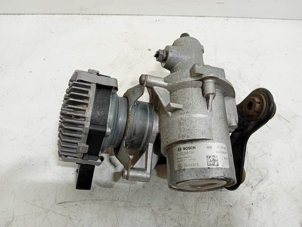 Rembekrachtiger Volkswagen Golf, Onderdelen@venauto.nl, Van der Ven Autorecycling B.V., Gebruikt, Ettenseweg 76, 4706 PB Roosendaal, The Netherlands