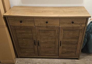 Dressoir kast bruin beschikbaar voor biedingen