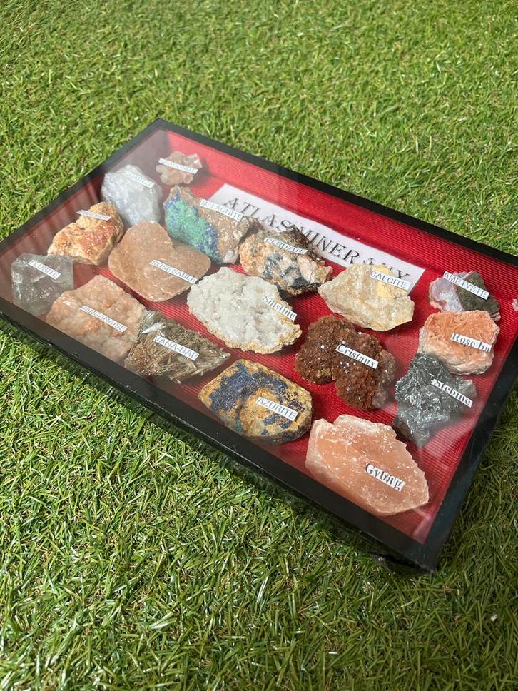 Mineralen Collectie in Displaydoos, Verzamelen, Mineralen en Fossielen, Mineraal, Ophalen of Verzenden