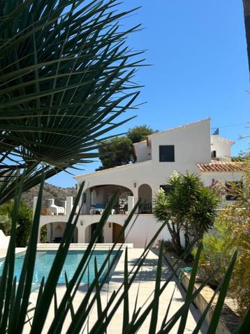 Mooi vakantiehuis Moraira, loopafstand strand en centrum! beschikbaar voor biedingen