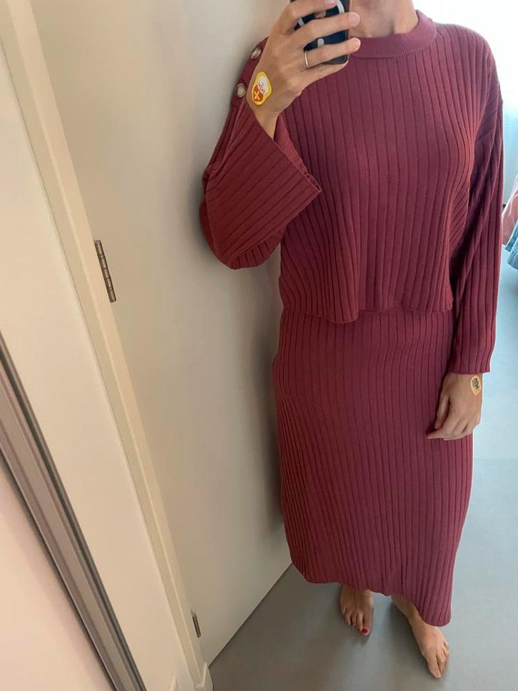 Sézane Wollen Set Maat M, Kleding | Dames, Jurken, Zo goed als nieuw, Maat 38/40 (M), Rood, Onder de knie, Ophalen of Verzenden