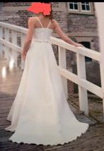 Trouwjurk met jasje. Maat S. Gebroken Wit., Ophalen of Verzenden, Zo goed als nieuw, Wit, Trouwjurk