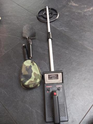 Metaaldetector handmodel beschikbaar voor biedingen