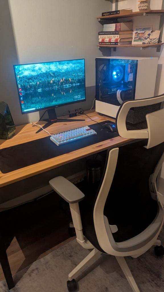 Complete gaming-pc setup, Computers en Software, Desktop Pc's, Zo goed als nieuw, 3 tot 4 Ghz, SSD, 16 GB, Met videokaart, Met monitor