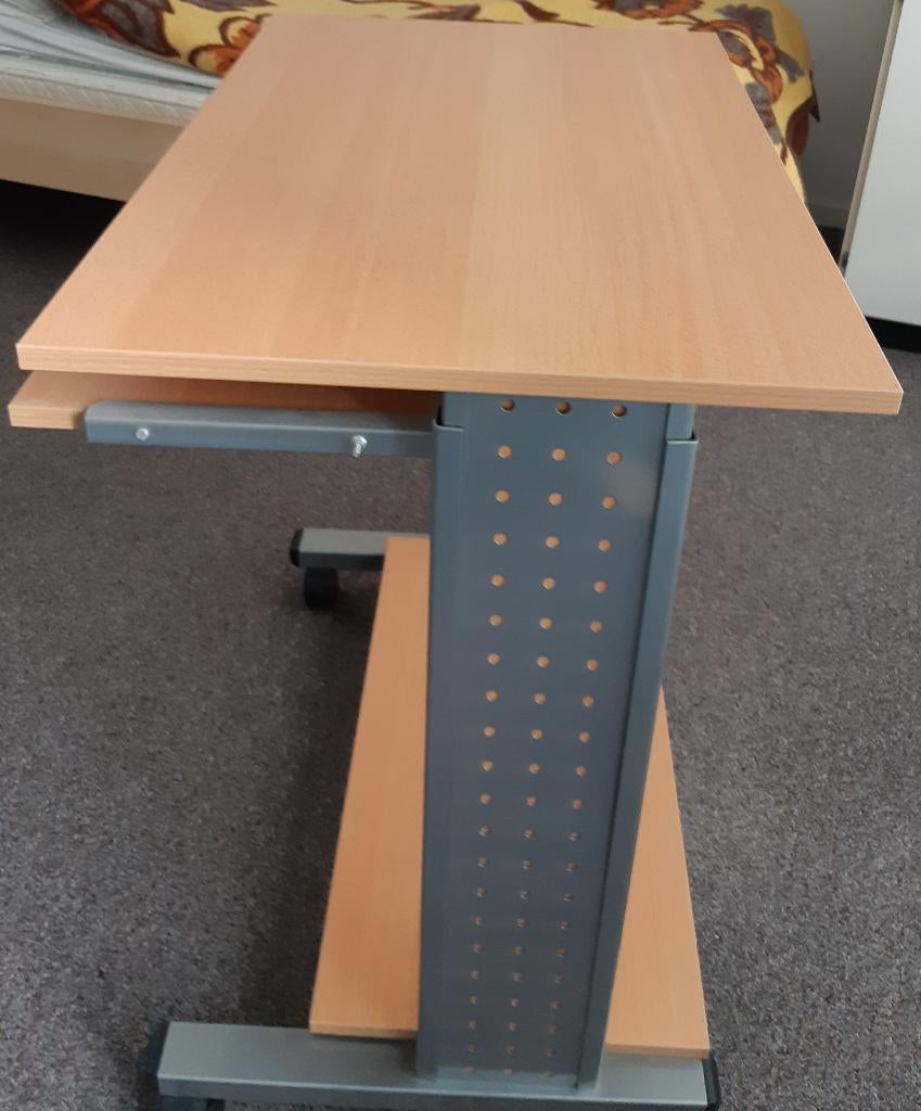 Computer tafel ATLANTA, Ophalen, Zo goed als nieuw, In hoogte verstelbaar