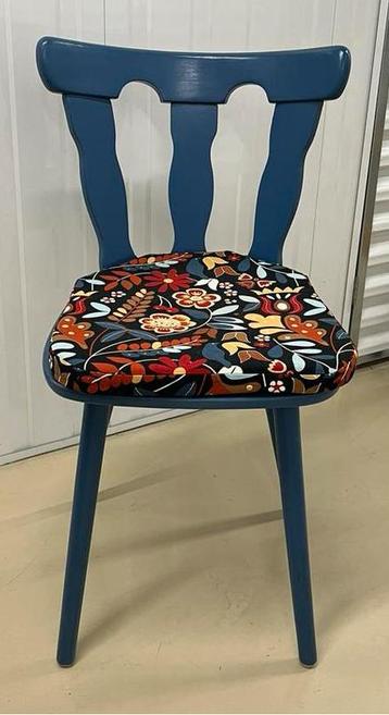 Café stoel hout vintage beschikbaar voor biedingen