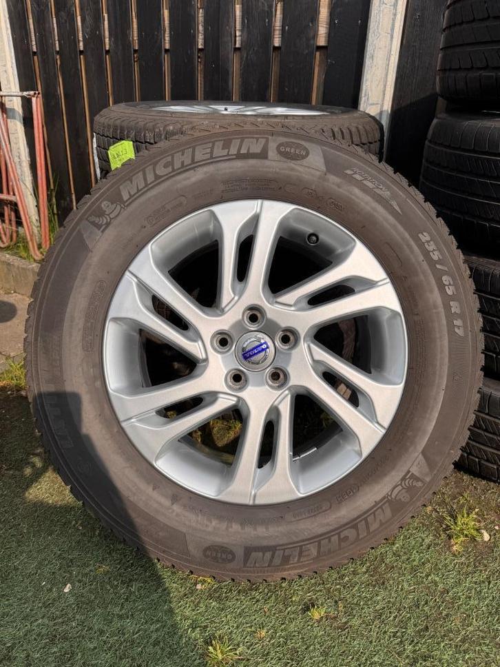 Volvo XC60 set Michelin Alpin 17″ + Valder velgen, Auto-onderdelen, Banden en Velgen, Velg(en), Winterbanden, 17 inch, 235 mm