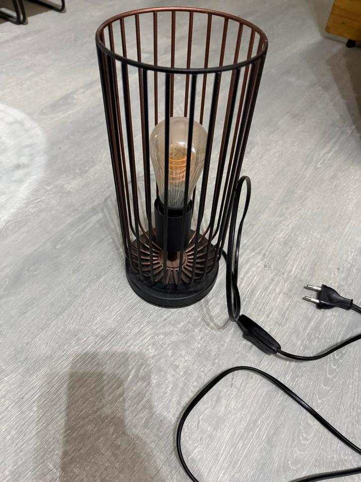 Industriële tafellamp met metalen frame, Huis en Inrichting, Lampen | Tafellampen, Gebruikt, 50 tot 75 cm, Metaal, Ophalen